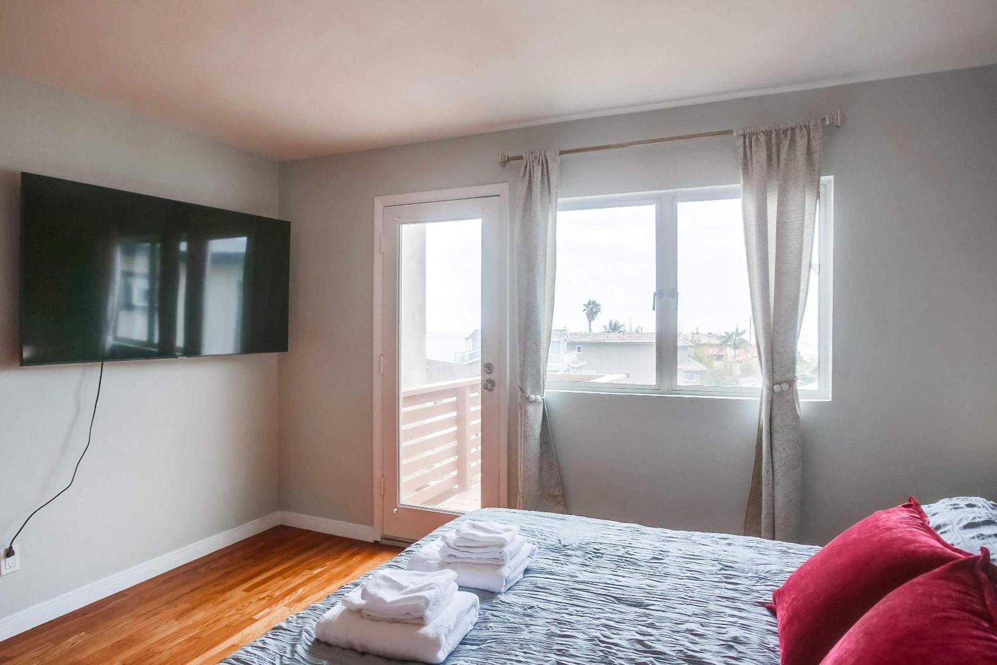 Steps 2 Ocean & Surfing Ocean Views Rooftop Deck Holiday home