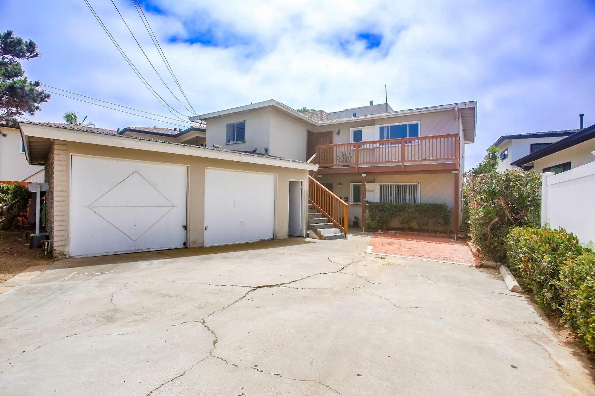 Holiday home Steps 2 Ocean & Surfing Ocean Views Rooftop Deck *