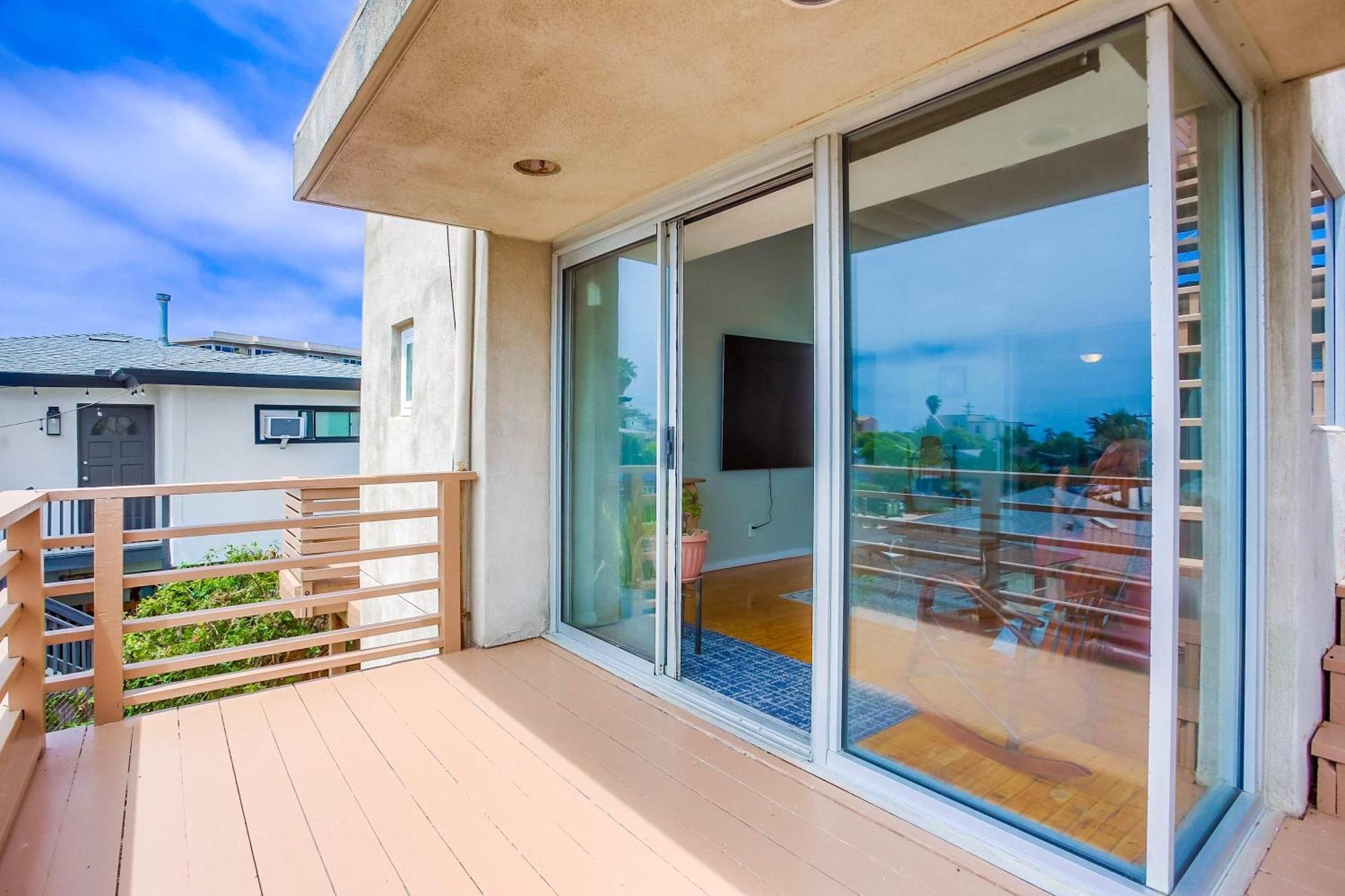 Steps 2 Ocean & Surfing Ocean Views Rooftop Deck Holiday home
