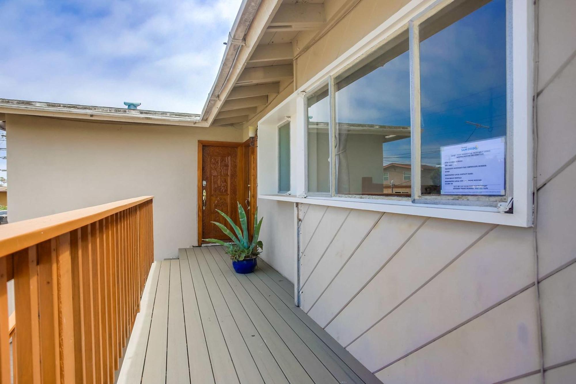Steps 2 Ocean & Surfing Ocean Views Rooftop Deck *